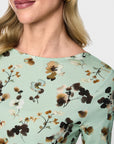 Marc Cain bloemenshirt met kanten applicatie Silt Green – BC 48.31 J47 | 505