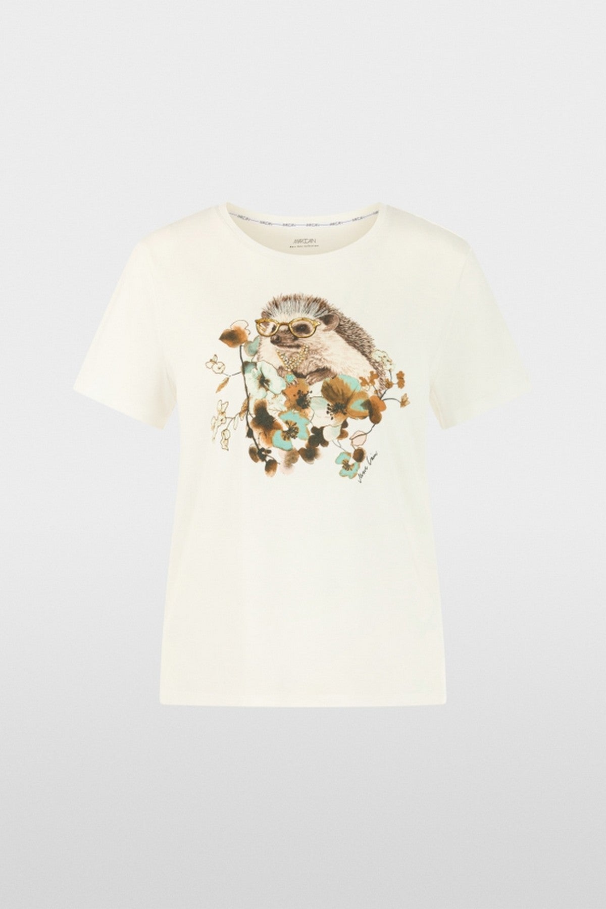 BC4832J67 Marc Cain T-shirt in Off-White met egelmotief en siersteentjes