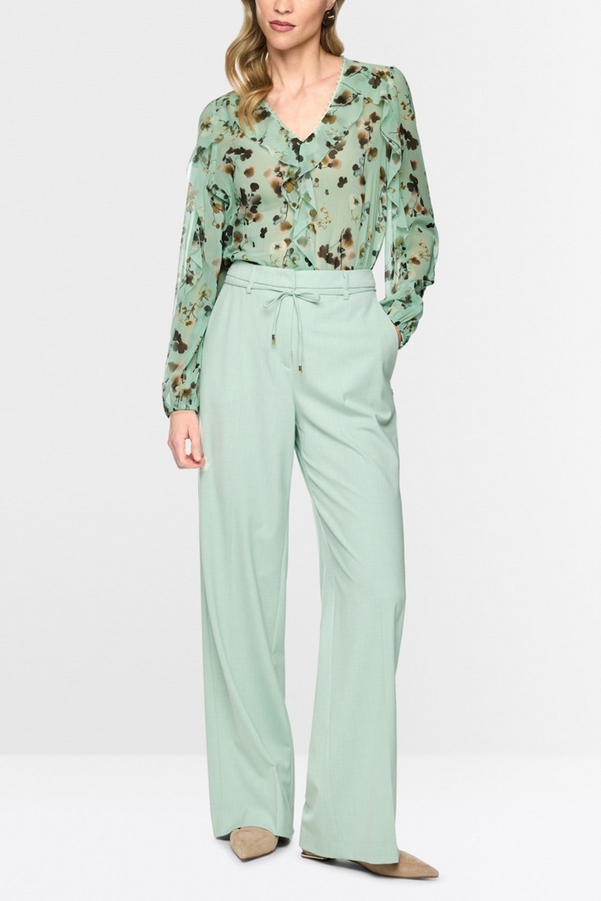 Marc Cain bloemenblouse met volants Silt Green – BC 51.08 W54 | 505