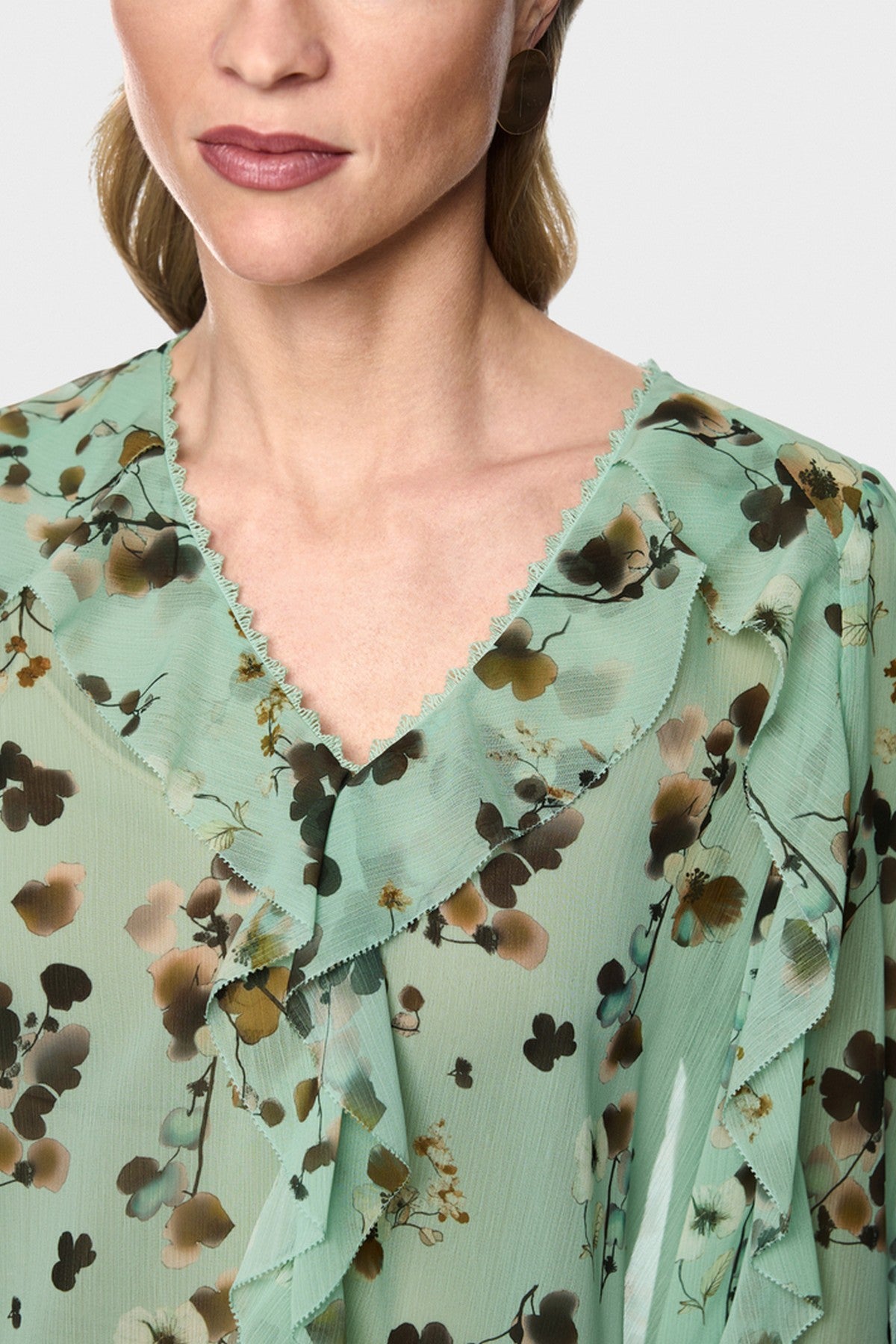 Marc Cain bloemenblouse met volants Silt Green – BC 51.08 W54 | 505