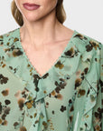 Marc Cain bloemenblouse met volants Silt Green – BC 51.08 W54 | 505