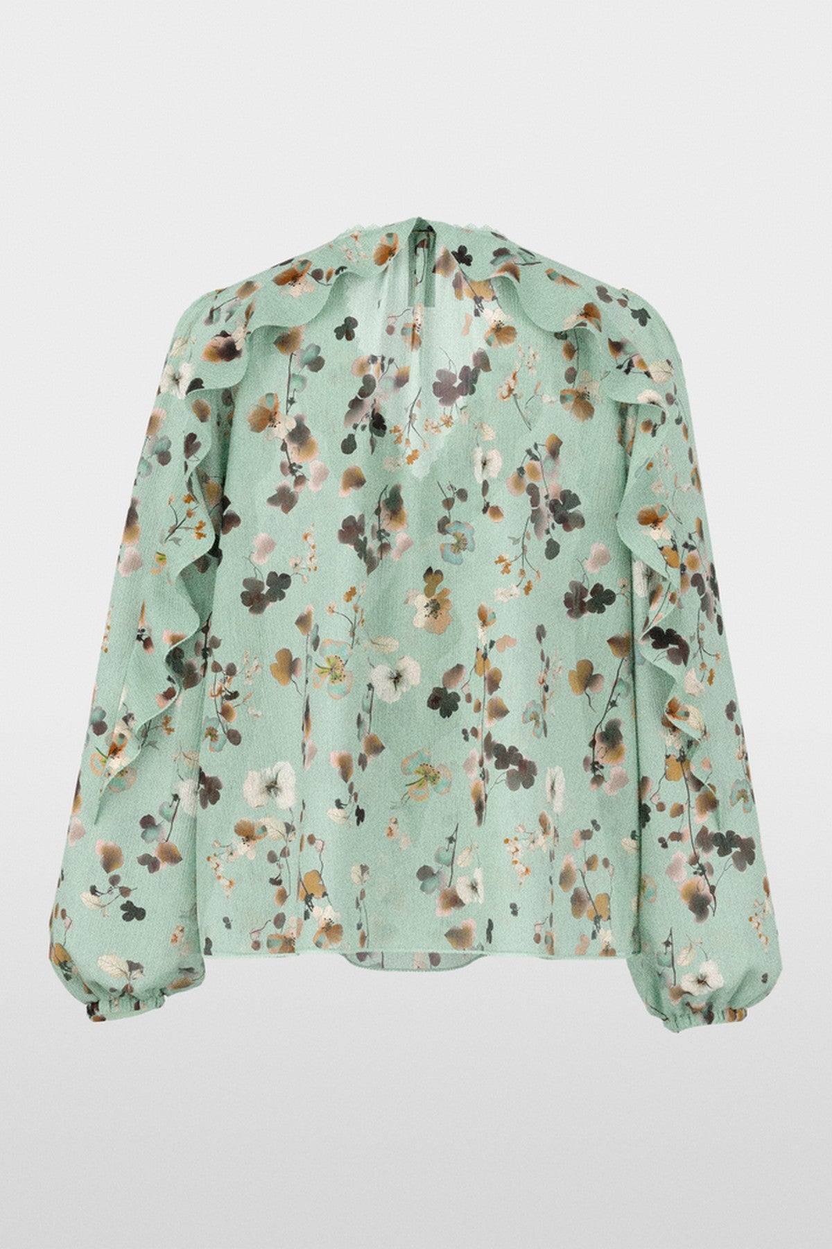 BC5108W54 Marc Cain bloemenblouse achterzijde in Silt Green met volants en bloemenprint