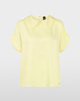 Marc Cain Collections soepelvallende blouse in de kleur deep limonella geel.