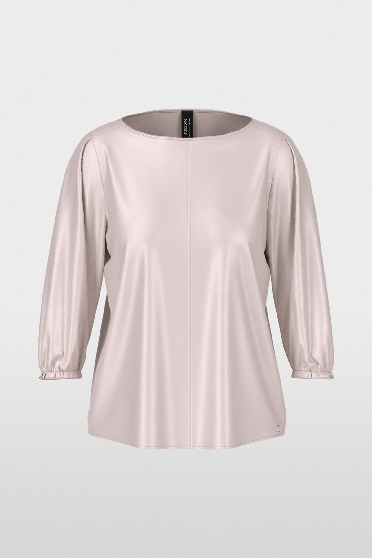 Shirtblouse van fijne zijde met losse pasvorm, wijde ronde hals en driekwartmouwen met elastische boord. 