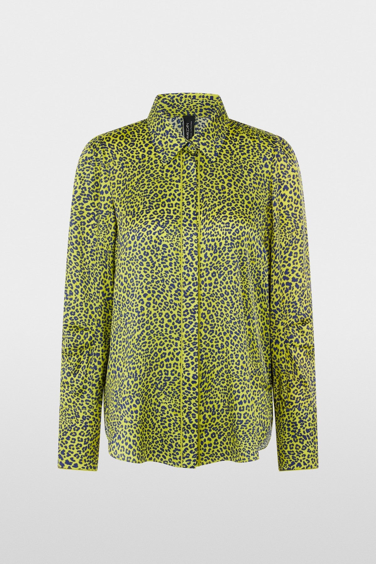 BC5103W45 Marc Cain blouse in Apple Green New met kleurrijke dierenprint, klassieke kraag en knoopsluiting