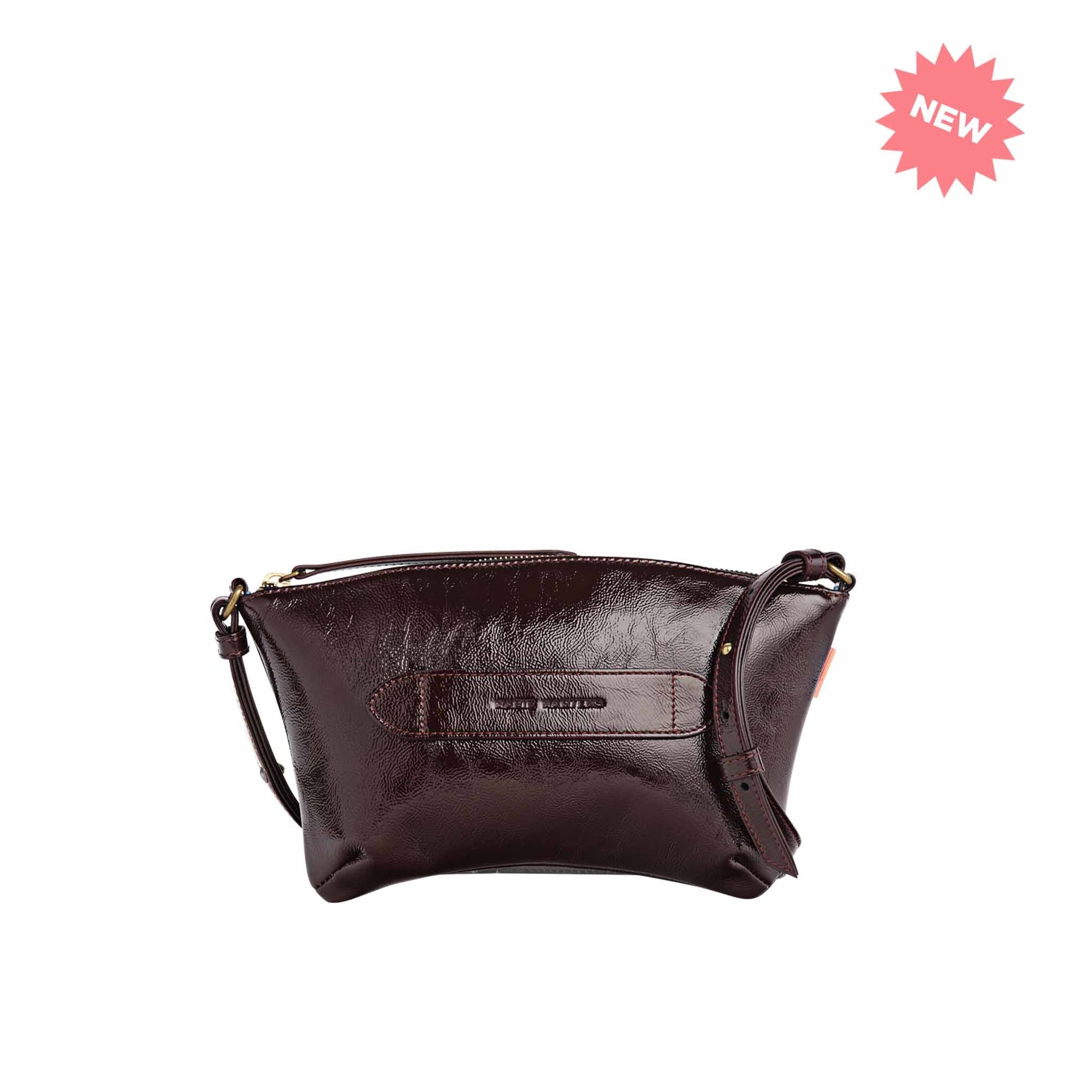 Elegante crross body hantas in bordeaux kleur met verstelbare riem en Marie Martens logo