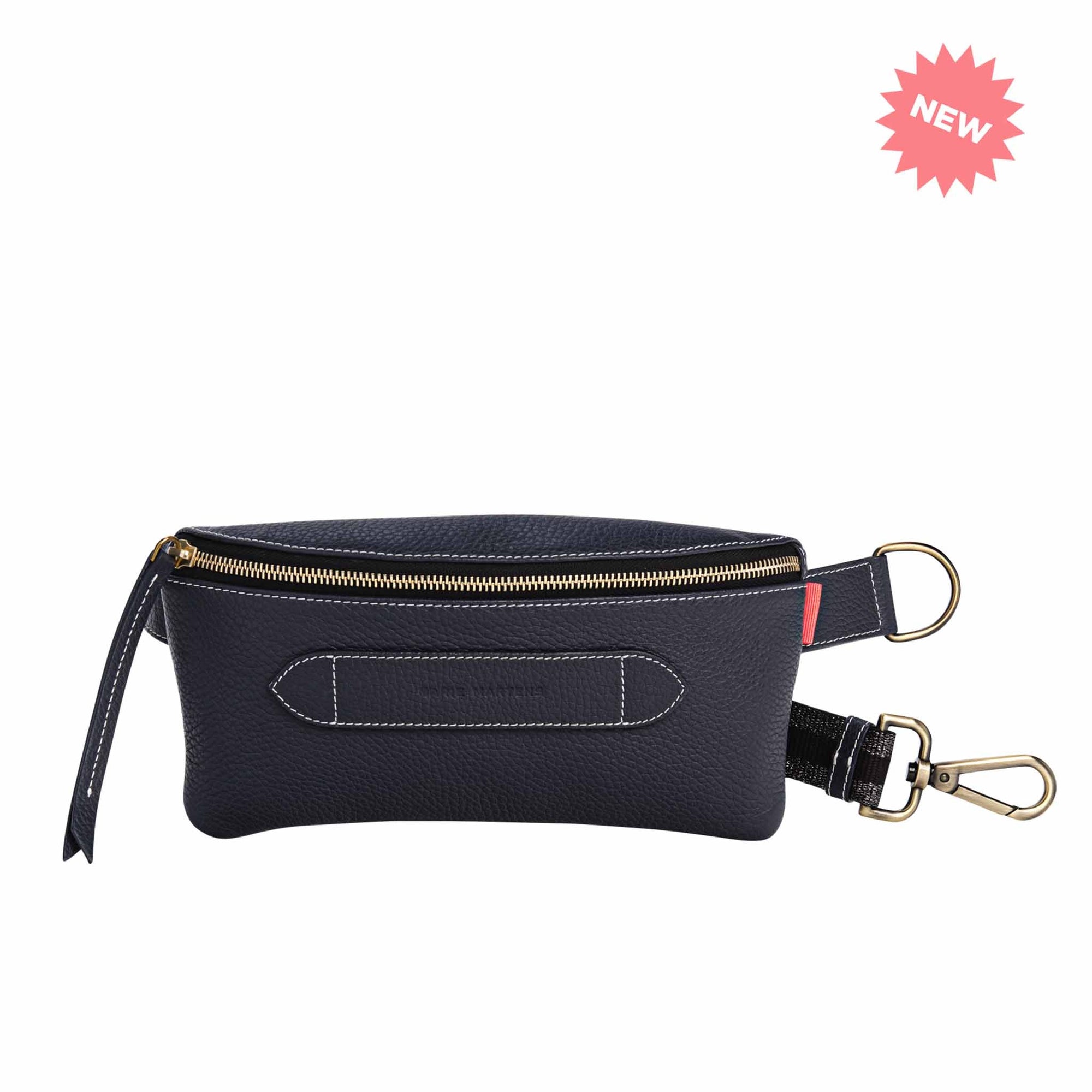 Lederen heuptasje dat ook als cross body kan gedragen worden in navy blue voorzien van logo Marie Martens