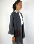 Natan Oregon-wool capemantel wol met ecolederen zakken – Anthraciet Bruin