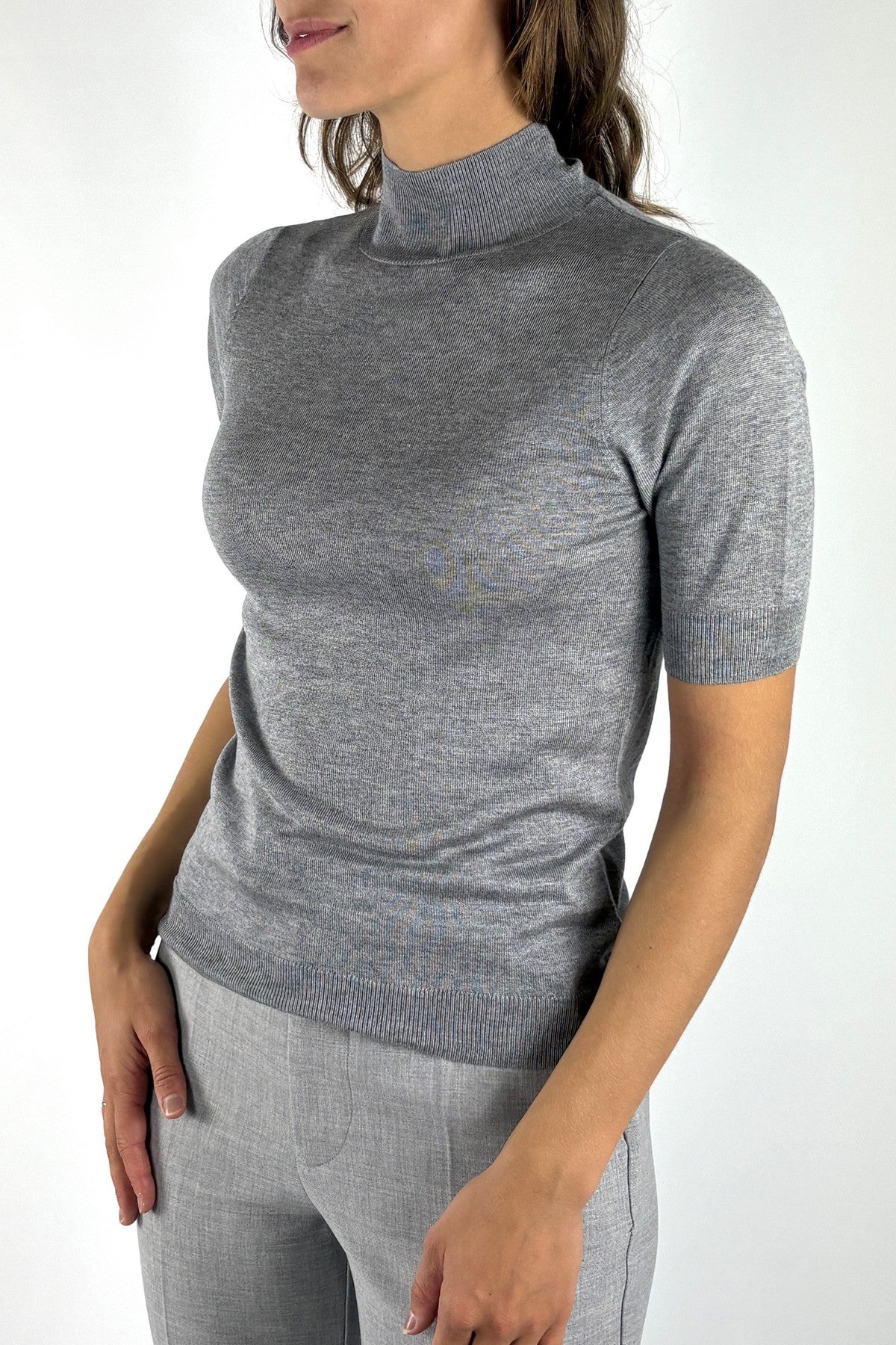 Oscar The Collection Cerine top met hoge hals – Imperial Grey