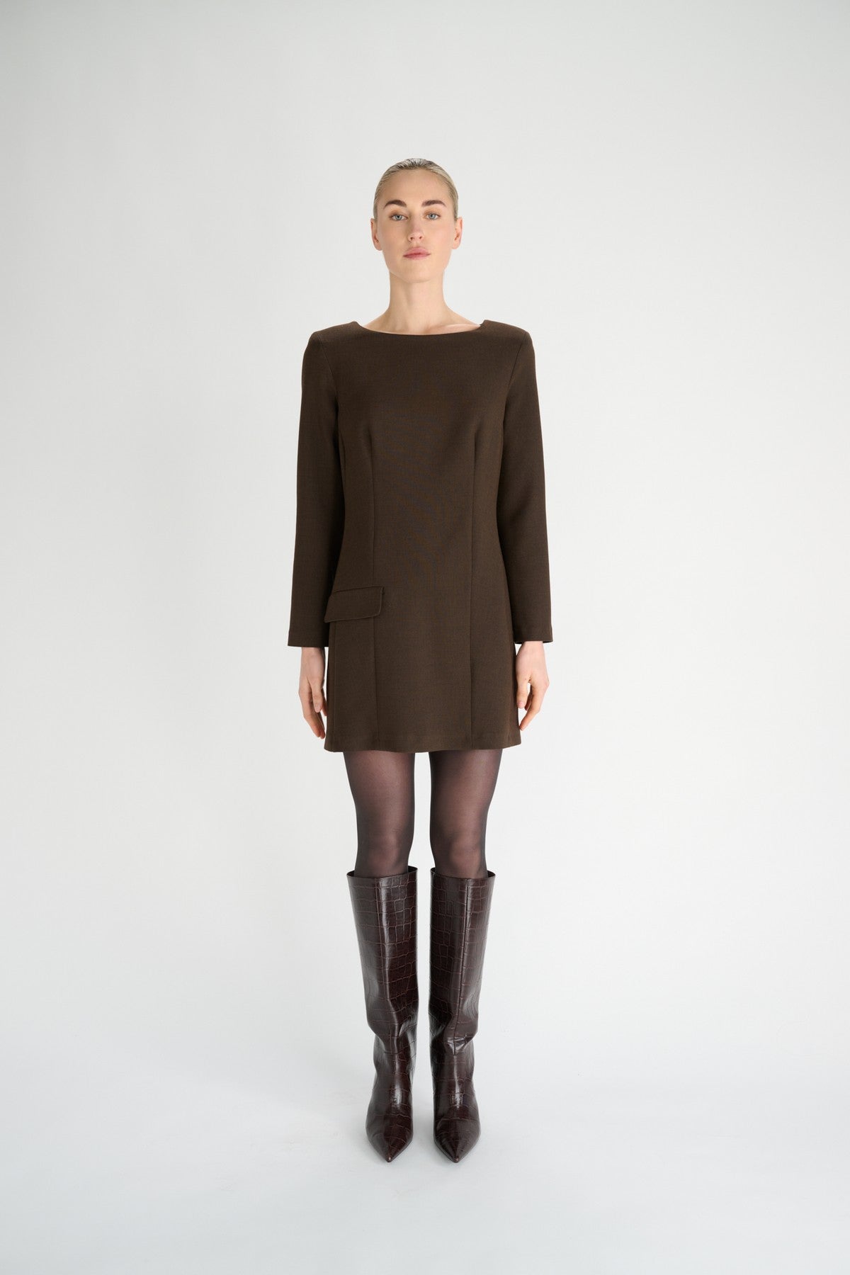 Oscar The Collection Elmo Dress in Espresso met rechte pasvorm en lange mouwen