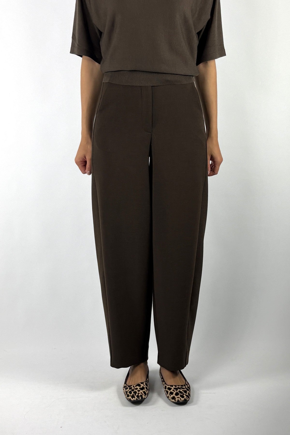 Oscar The Collection Lou Trousers barrel broek in Espresso
