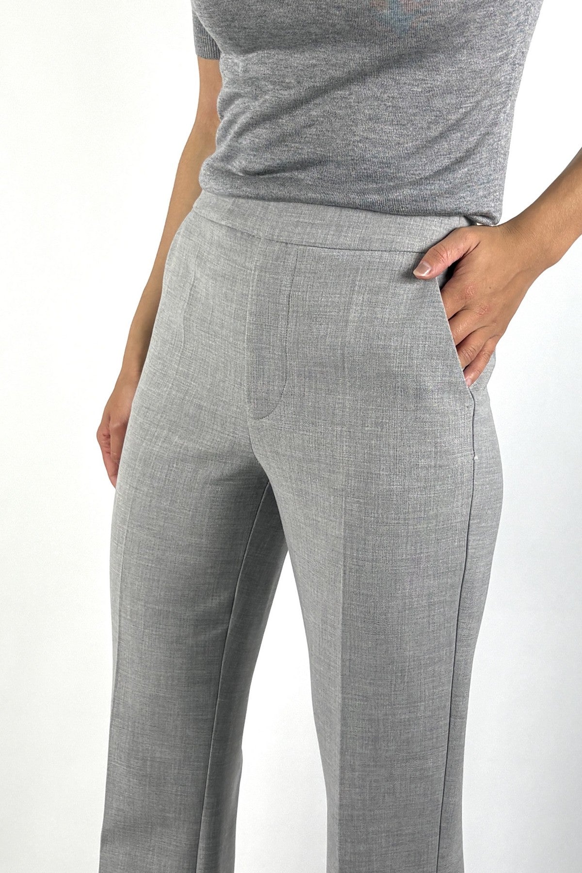 Oscar the Collection Laure trousers licht flared – Imperial Grey