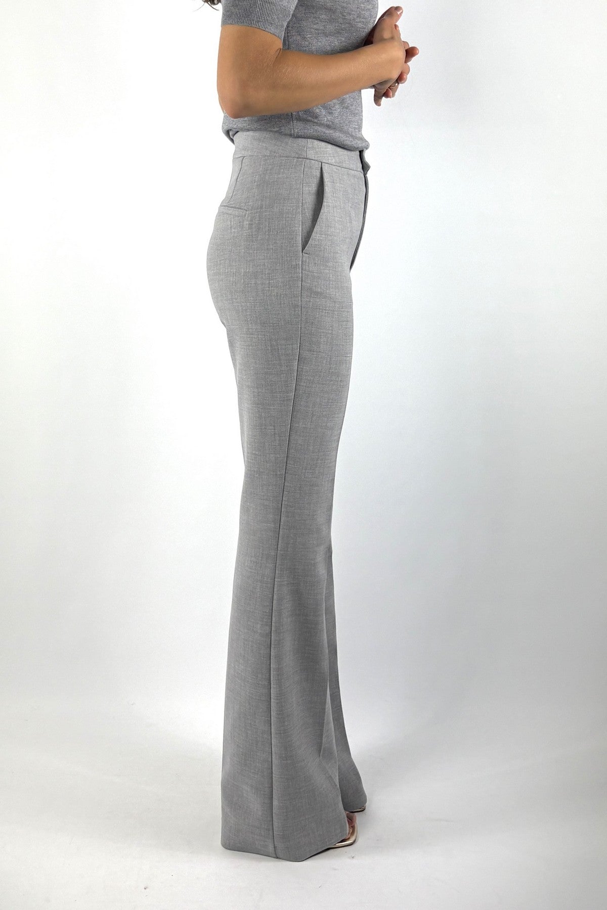 Oscar the Collection Laure trousers licht flared – Imperial Grey