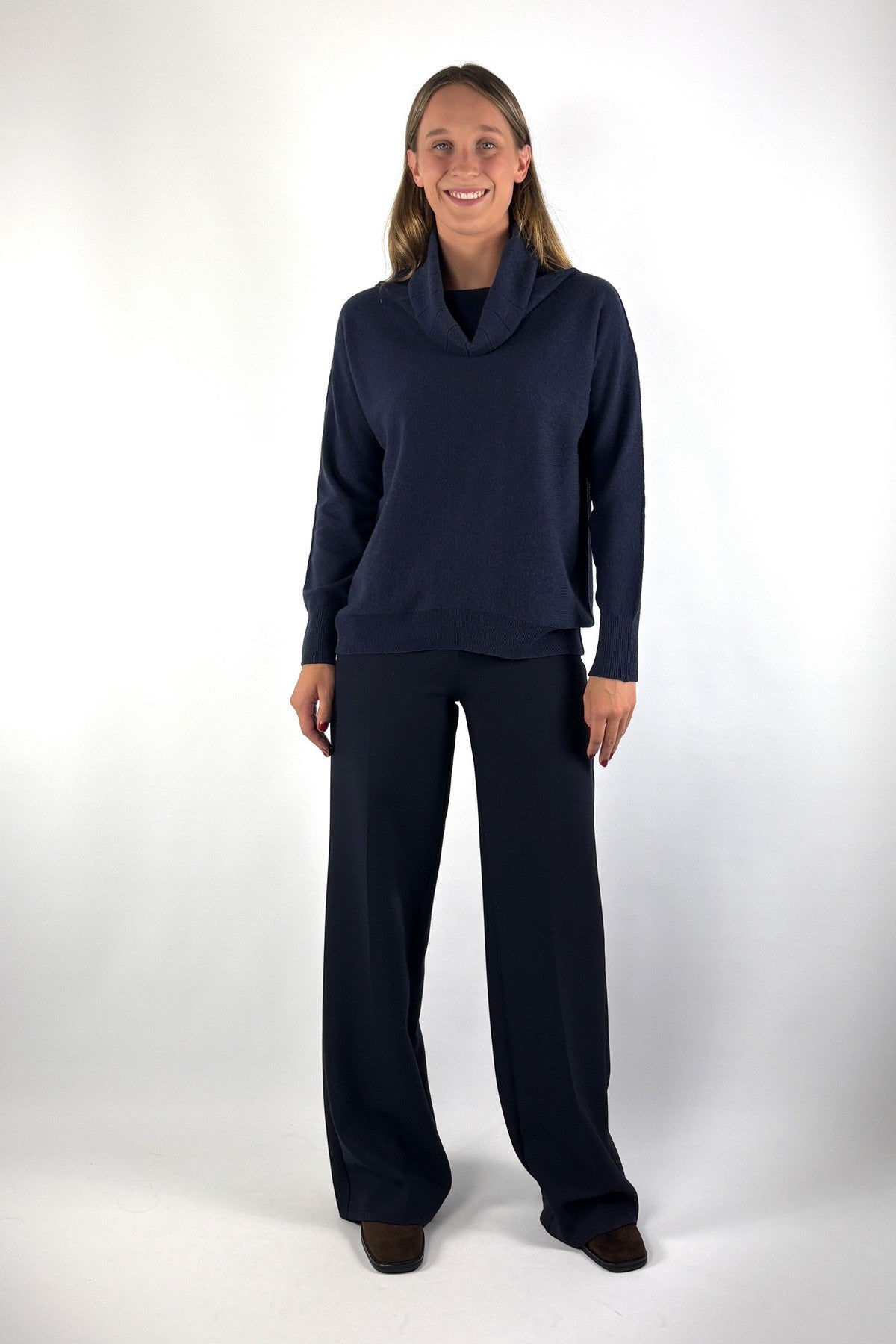 Oscar The Collection Amber trousers in Midnight Blue met hoge taille en rechte pijpen