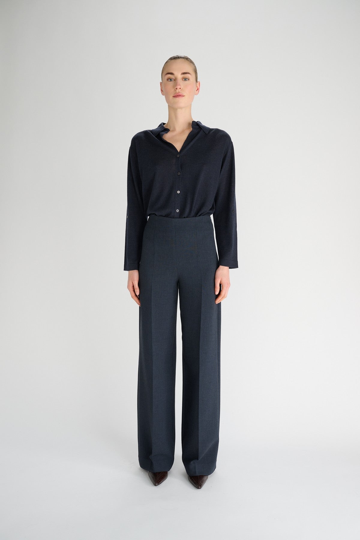 Forbes Oscar The Collection top in Indigo Blue met polokraag en oprolbare lange mouwen