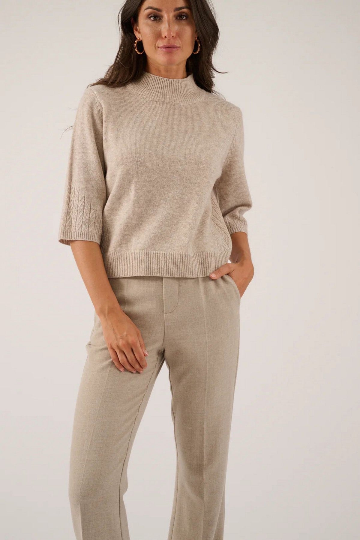 Trui met breidetails van Oscar the collection in beige