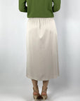 P05186 Peserico lange uitlopende rok in lichtbeige viscose cupro achterzijde