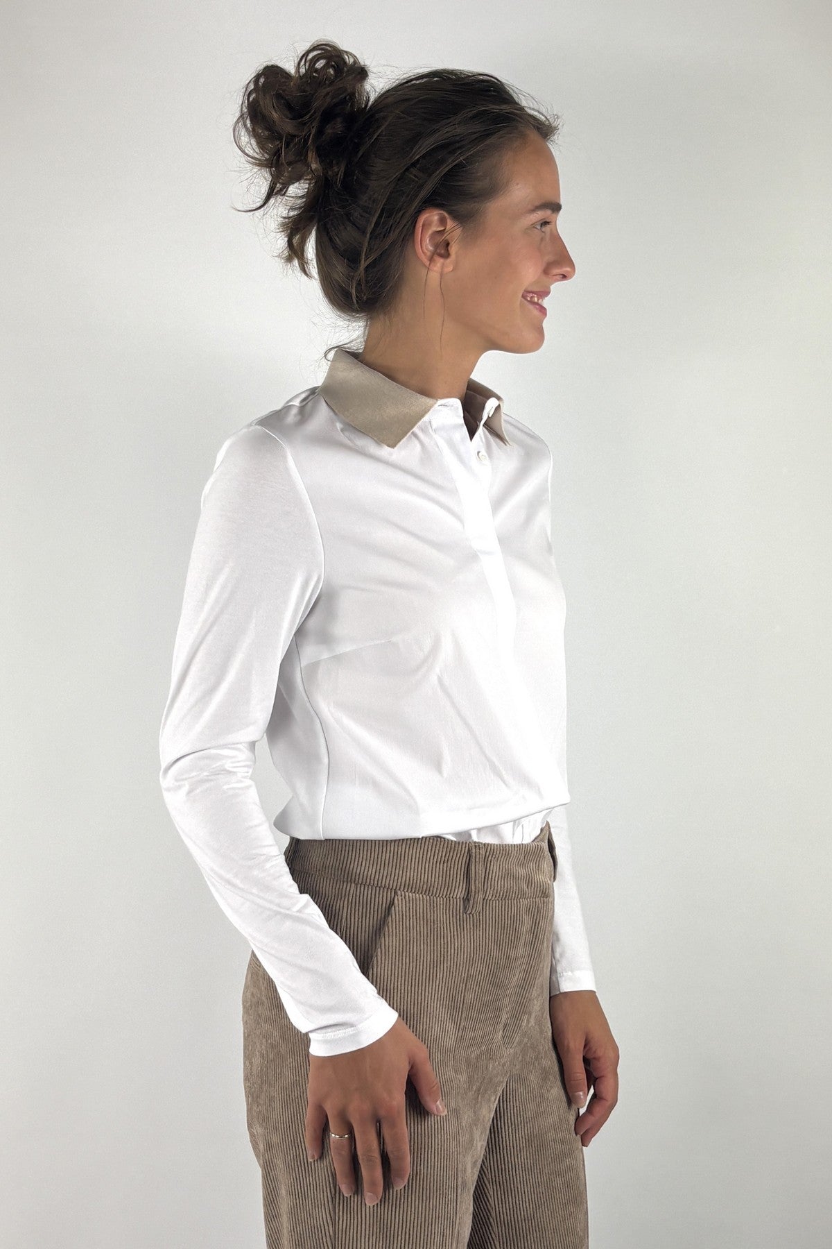 Peserico S06946J0 blouse met beige kraag – Wit