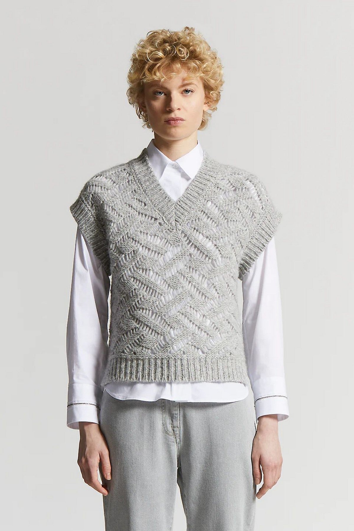 Pull Peserico met opengewerkte weving in zivergrijs.