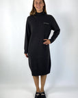 Gebreide rechte jurk met lange mouwen net onder de knie van Peserico in donkerbruin met punto lace detail.
