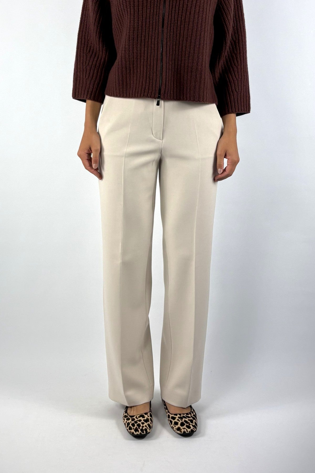 Seductive Luca 925961/9528 rechte pantalon in Sand met persplooien en middelhoge taille