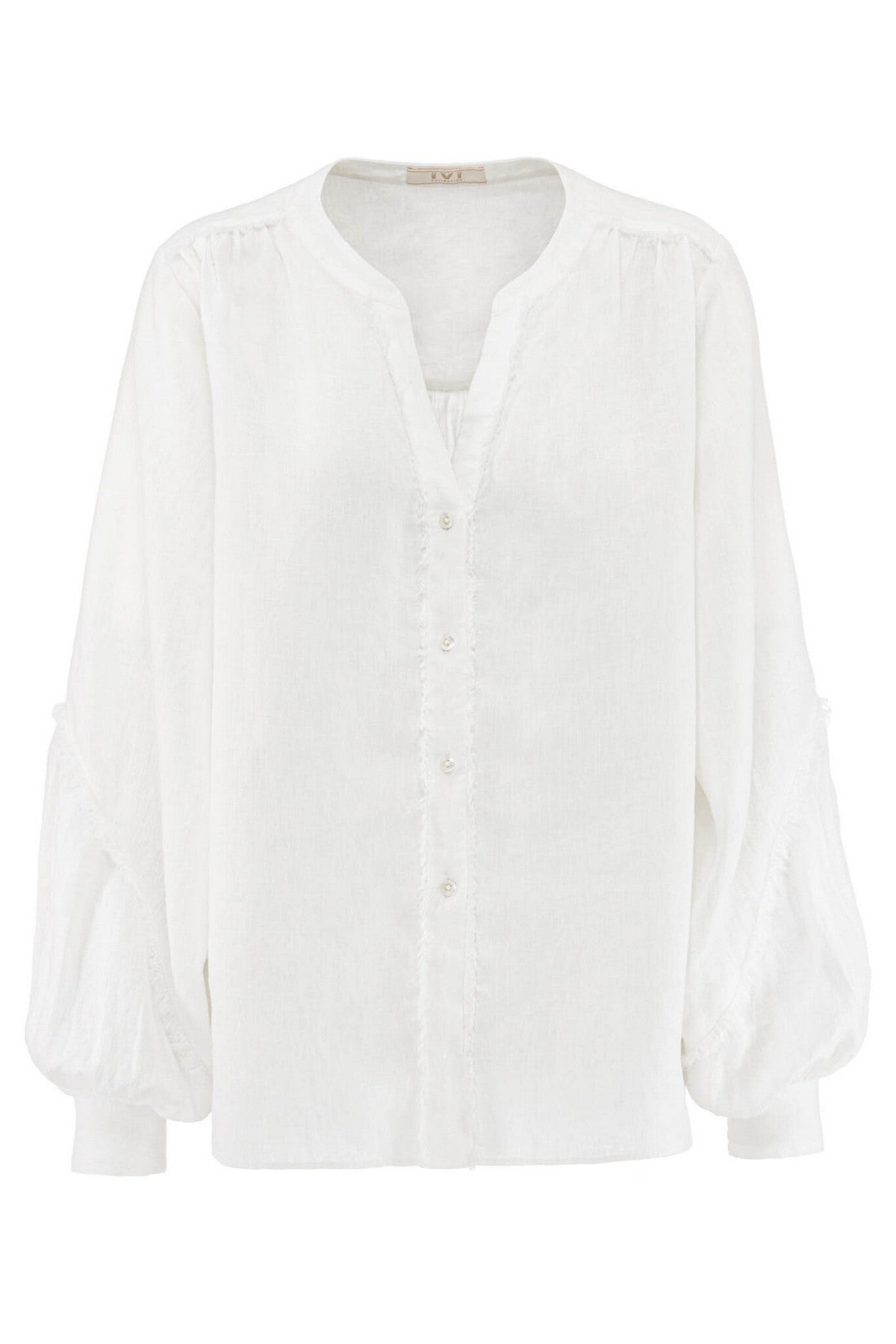 124110100 IVI Collection solid linen blouse wit met franjes en volumineuze mouwen 100% linnen.