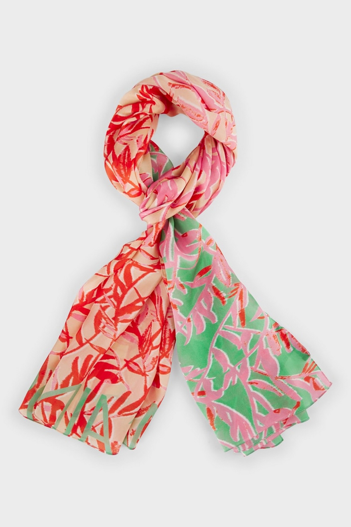 Sjaal lang print zijde in de kleur groen roze van het merk Marc Cain Collections