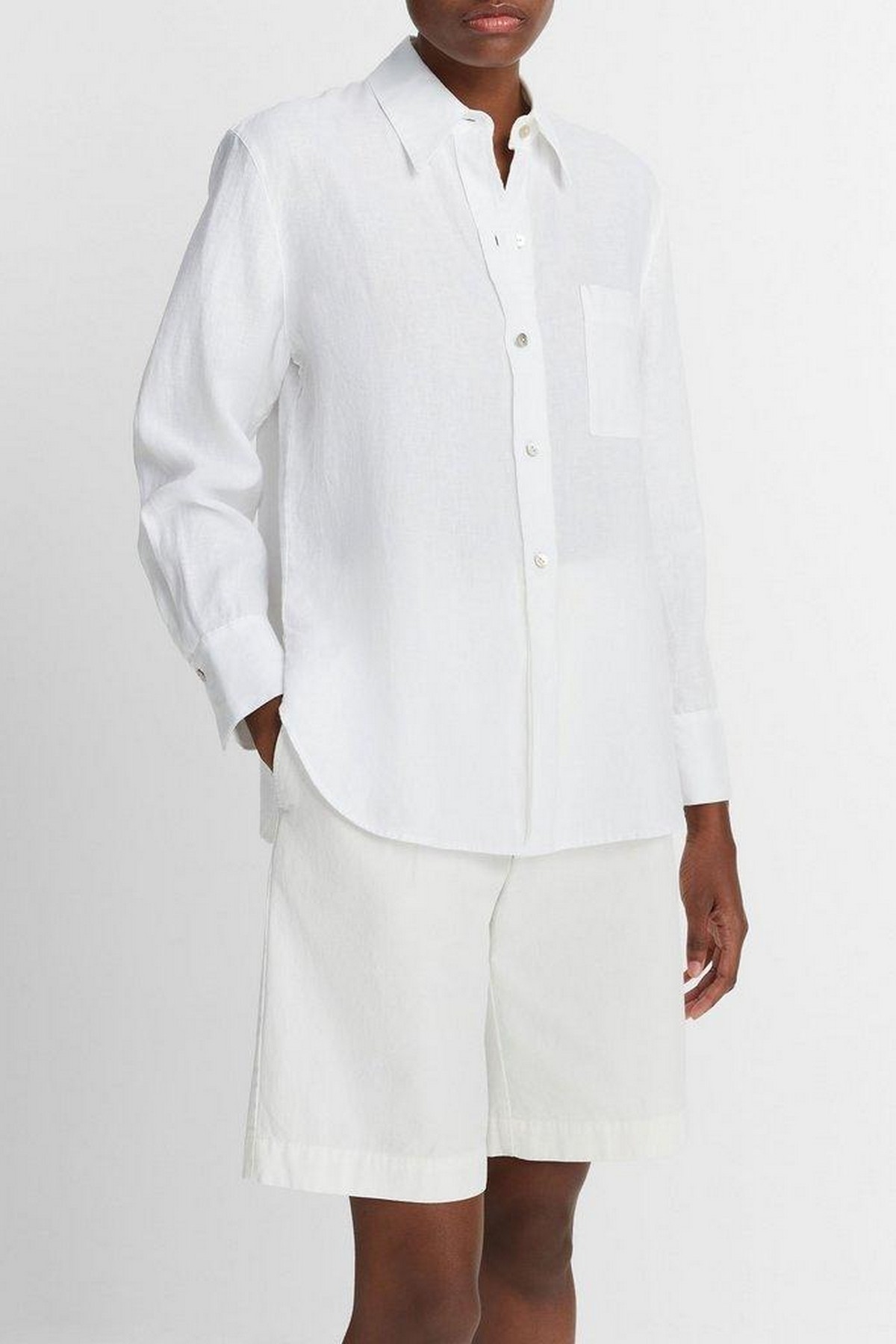Hemdbloes linnen button down in de kleur optic white van het merk Vince