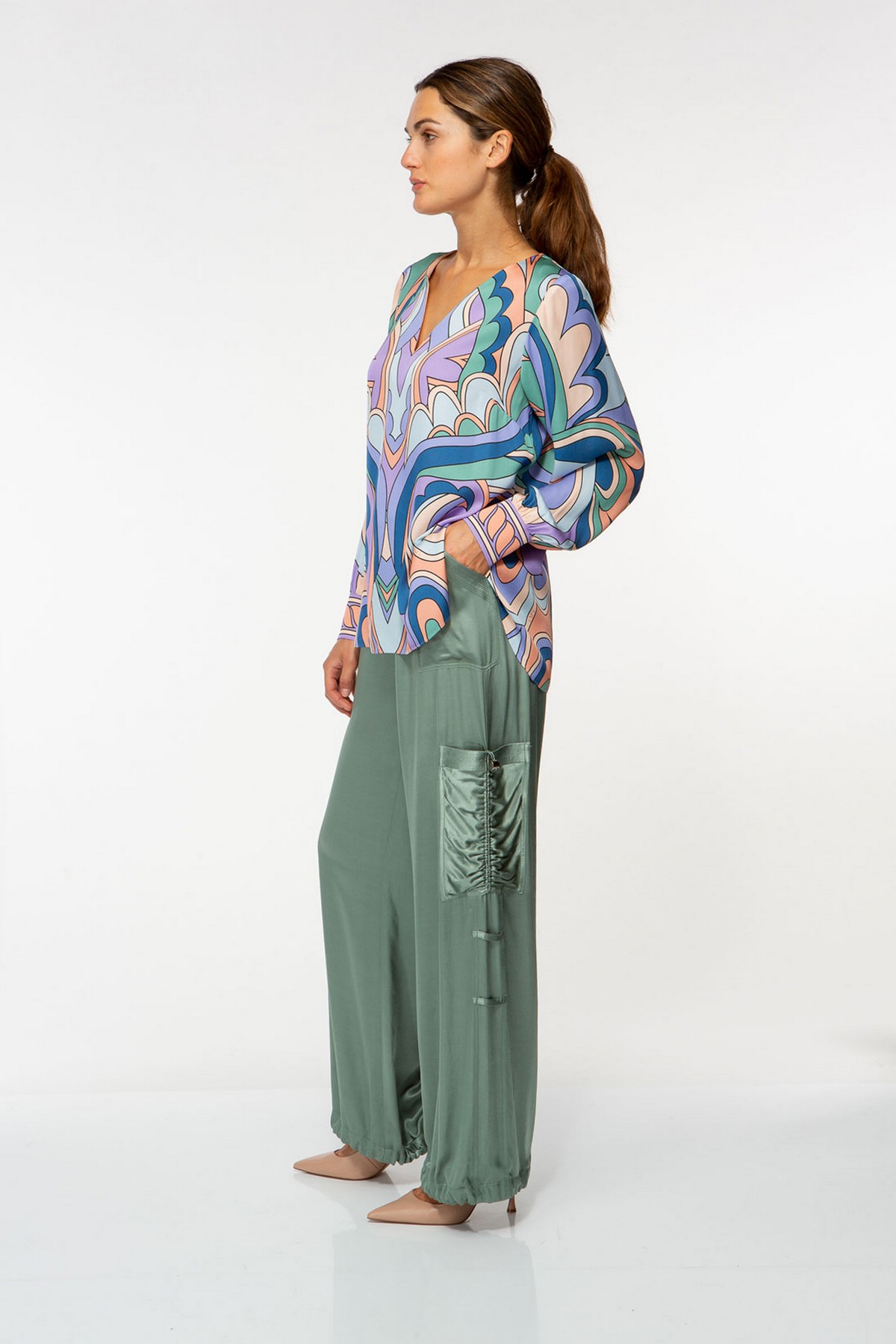 Ivi Collection - Garden spells blouse - Bloes V print lavendel - uitverkocht