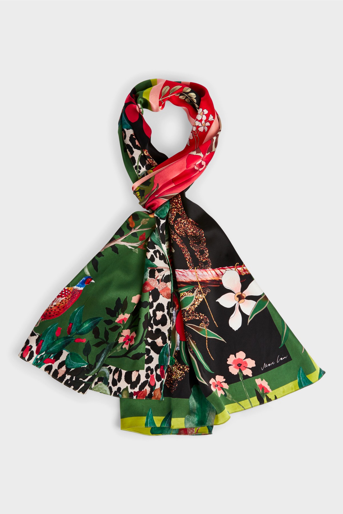 Sjaal print in de kleur rood groen van het merk Marc Cain Collections